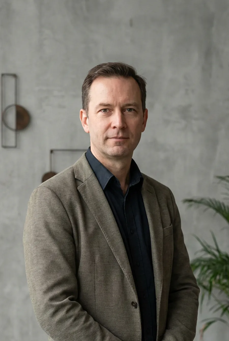 Author Image 9